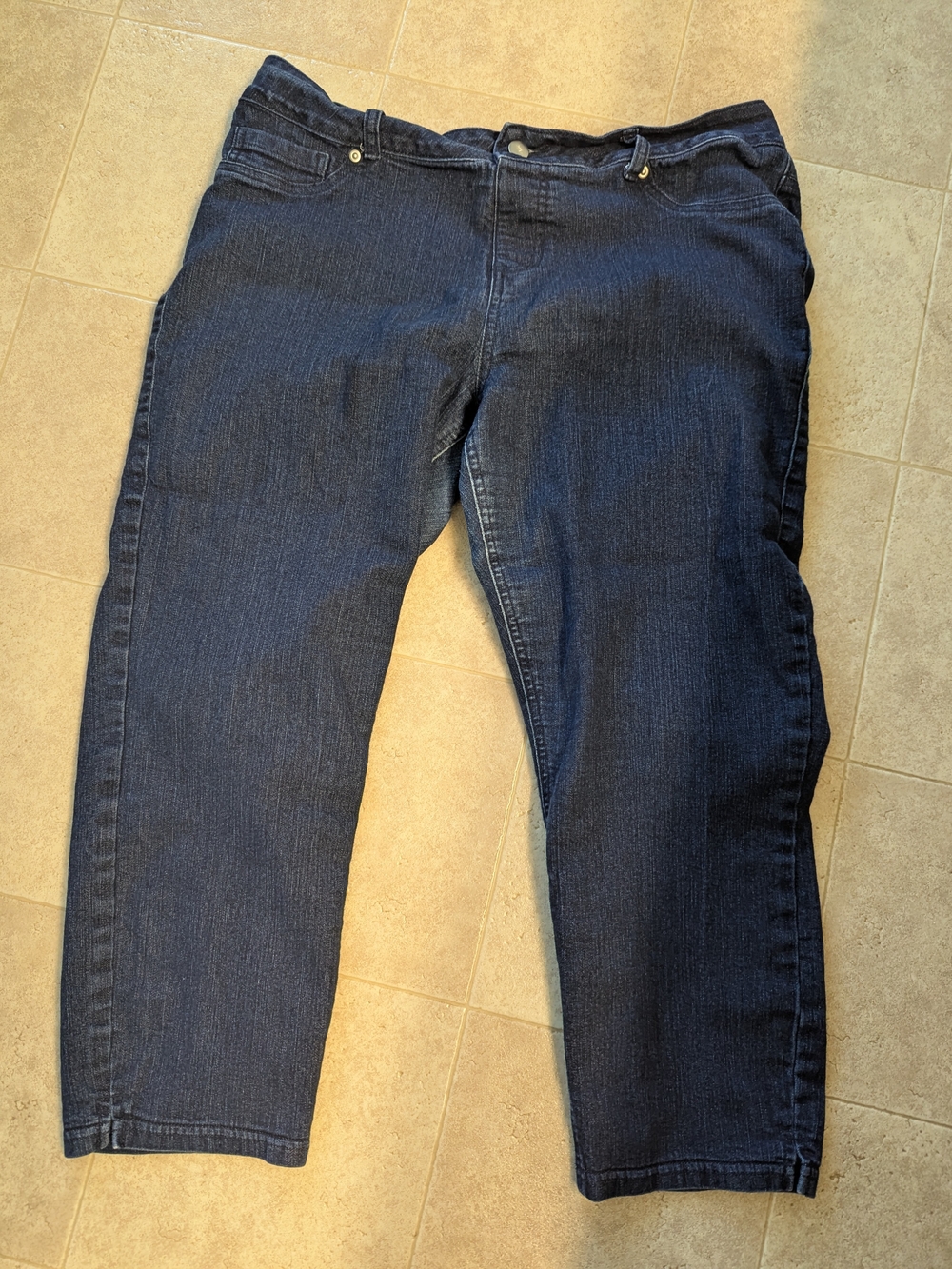 Women's Straight Leg Jeans in Dark Blue Denim